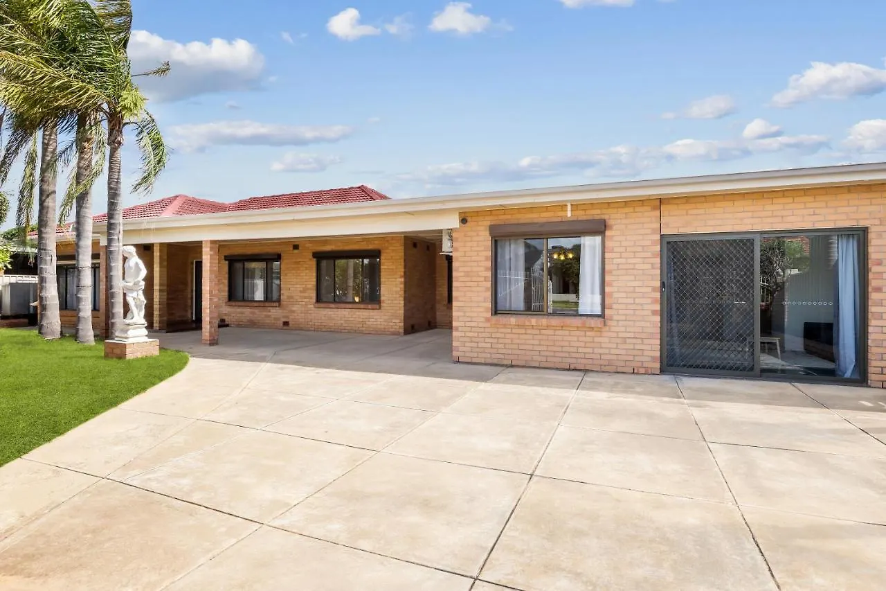 Holiday home Swainson On Margaret Villa Oaklands Park Australia